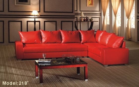 Ο καναπές Λ δωματίου ξενοδοχείου κόκκινου χρώματος σφουγγαριών υψηλής πυκνότητας διαμόρφωσε το μήκος 2.5m