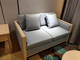 Στερεός ξύλινος καναπές 1600*900*820mm 2 Seaters πλαισίων καναπέδων δωματίου ξενοδοχείου ταπετσαριών υφάσματος
